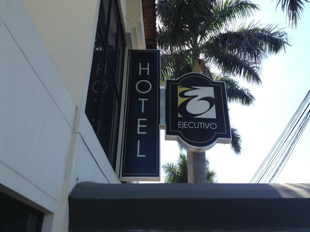Eh Ejecutivo Urban Hotell Tepic Eksteriør bilde