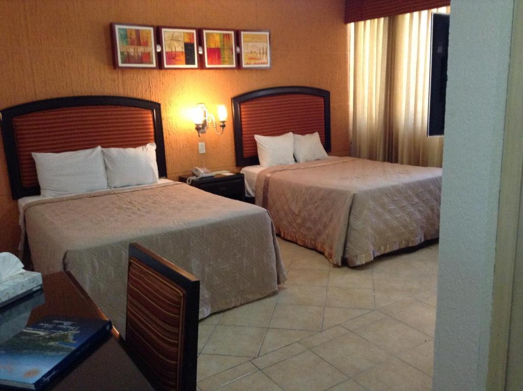 Eh Ejecutivo Urban Hotell Tepic Eksteriør bilde