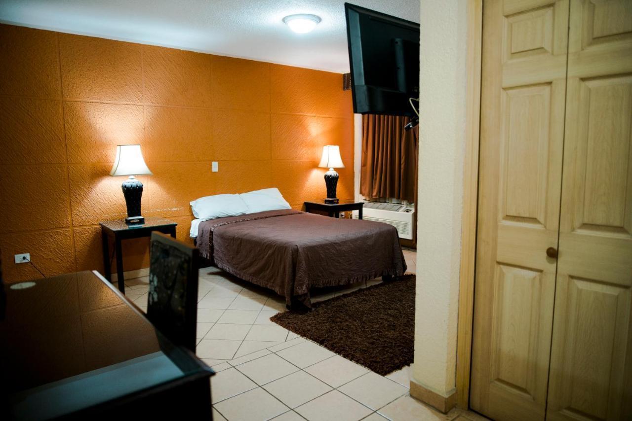 Eh Ejecutivo Urban Hotell Tepic Eksteriør bilde